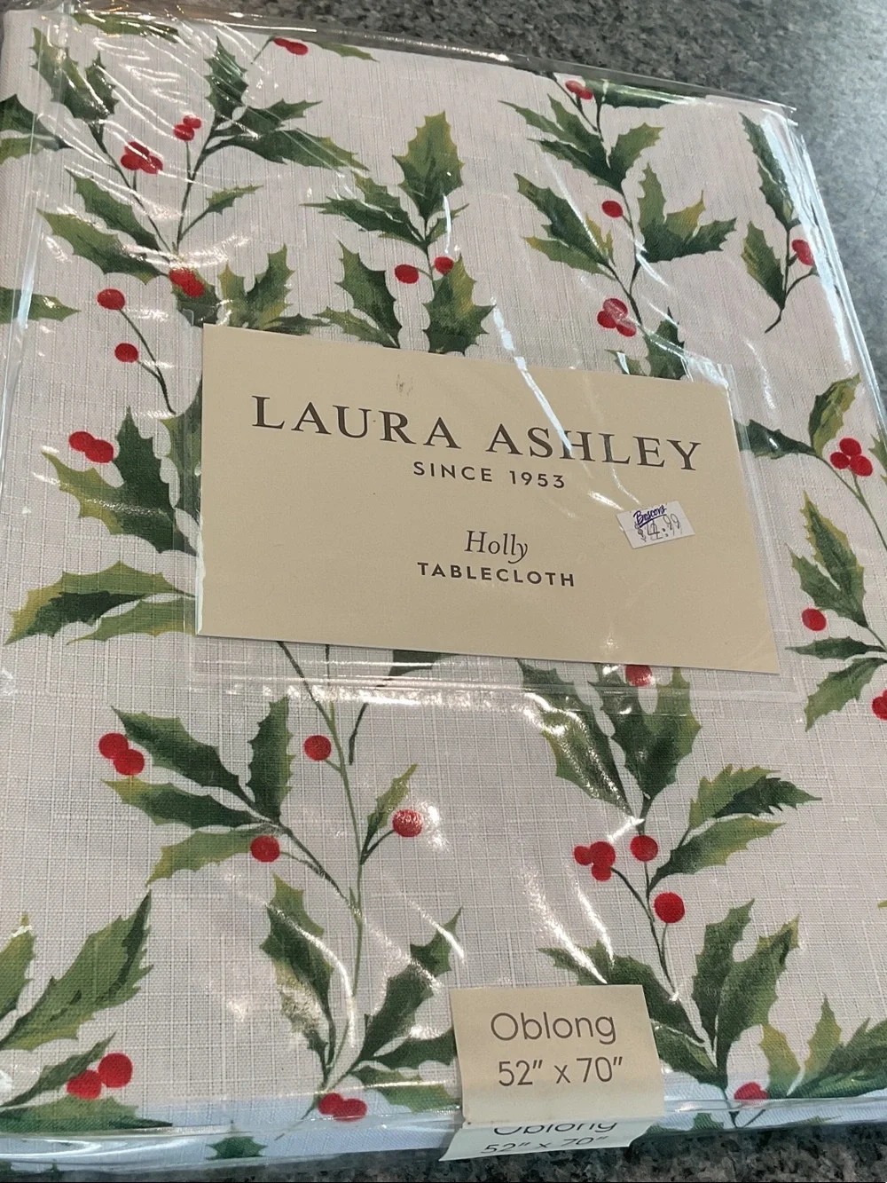🎄 Laura Ashley tablecloth Holly holiday